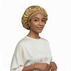 Bonnet avec intérieur en satin femme or