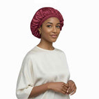 Bonnet avec intérieur en satin femme rouge