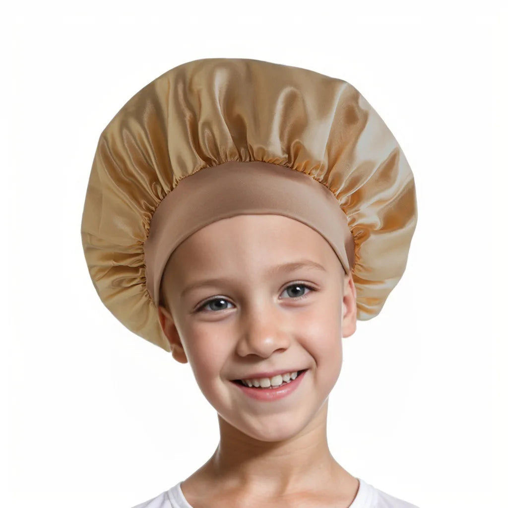 Bonnet en satin enfant – Douceur et protection des cheveux fragiles