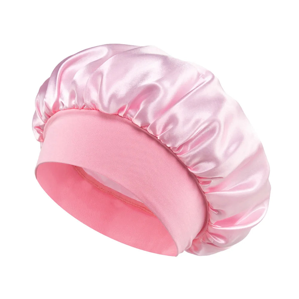 Bonnet en satin bébé garçon – Confort et protection capillaire
