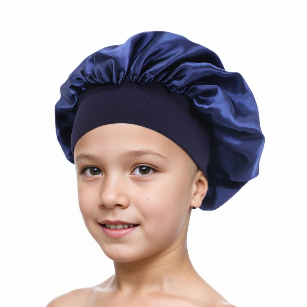 Bonnet en satin enfant – Douceur et protection des cheveux fragiles