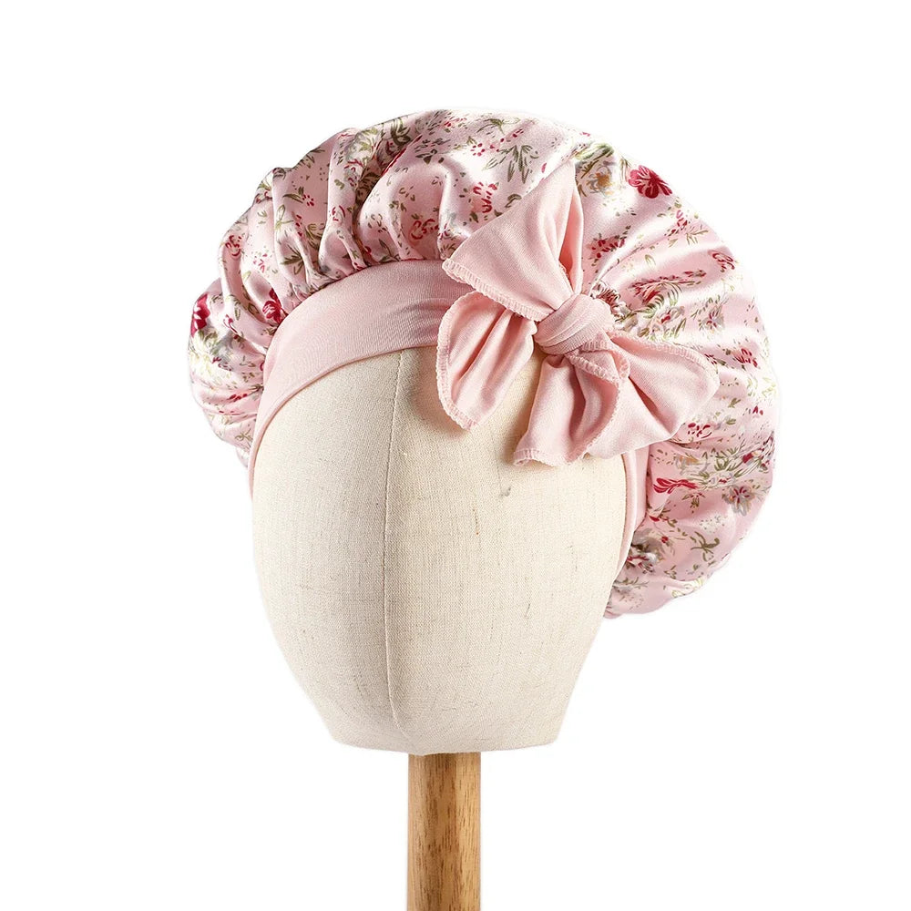 Bonnet en satin bébé – Confort et soin des tout-petits