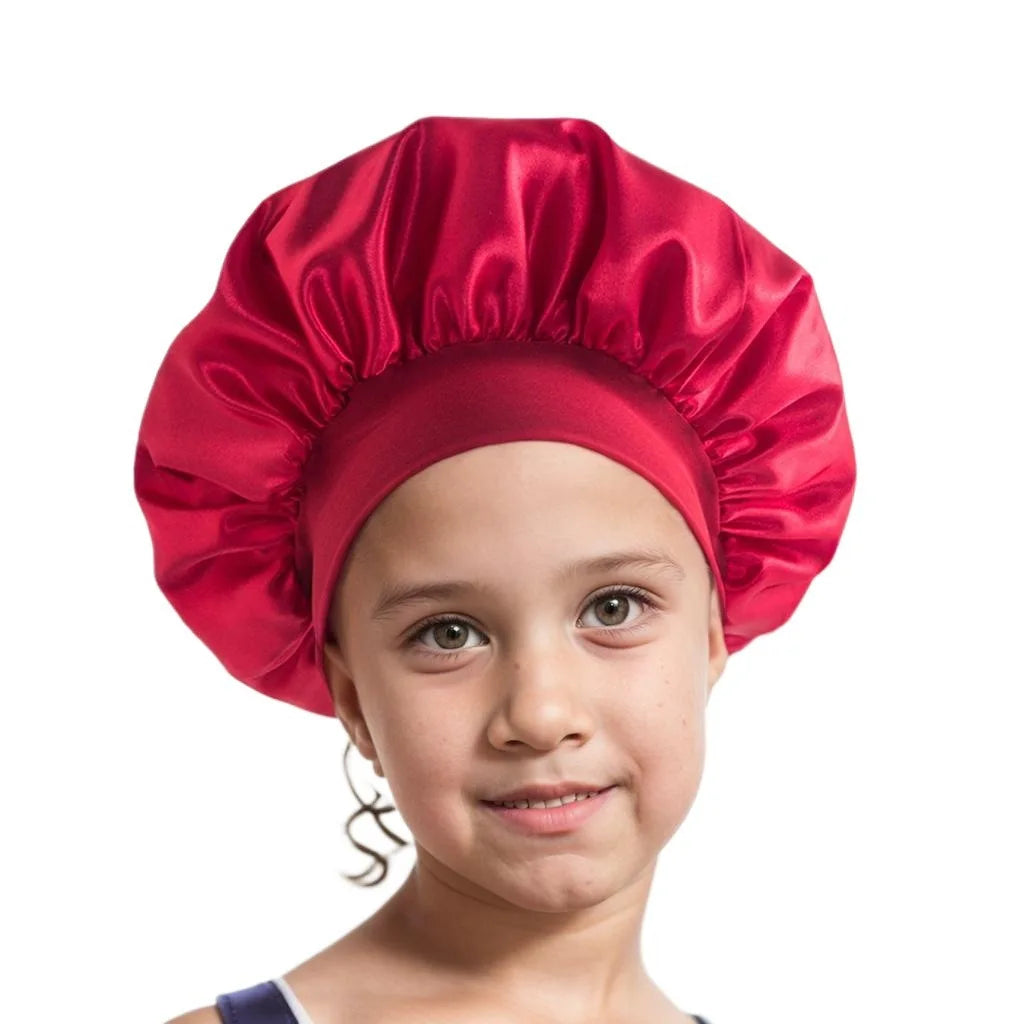 Bonnet en satin enfant – Douceur et protection des cheveux fragiles