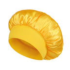 Bonnet en satin bébé garçon – Confort et protection capillaire