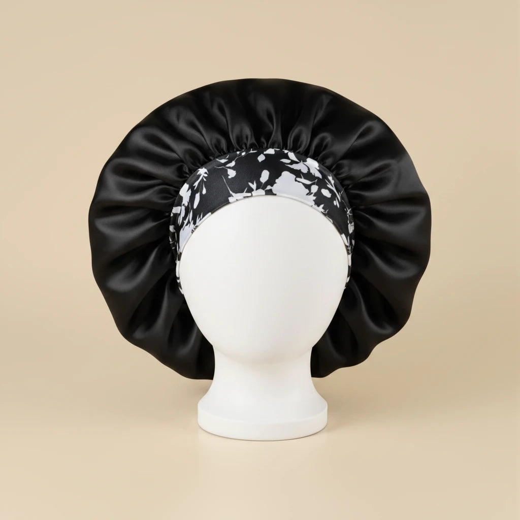 Bonnet de nuit en satin à bande fleurie coloris Noir — packshot premium