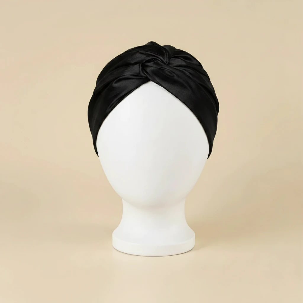 Bonnet de nuit en satin drapé, coloris noir