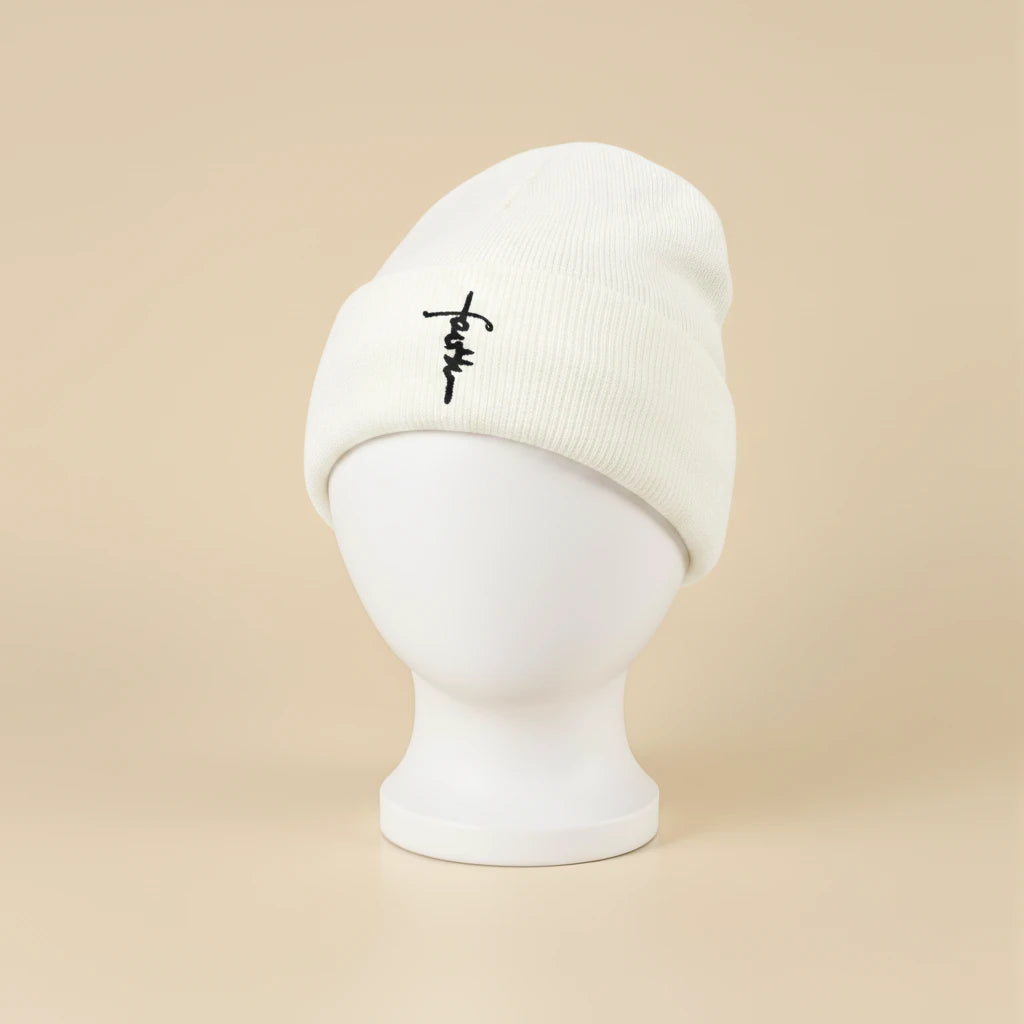 Bonnet d'hiver en maille doublé satin, coloris blanc