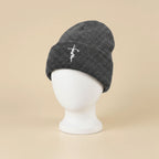 Bonnet d'hiver en maille doublé satin, coloris gris