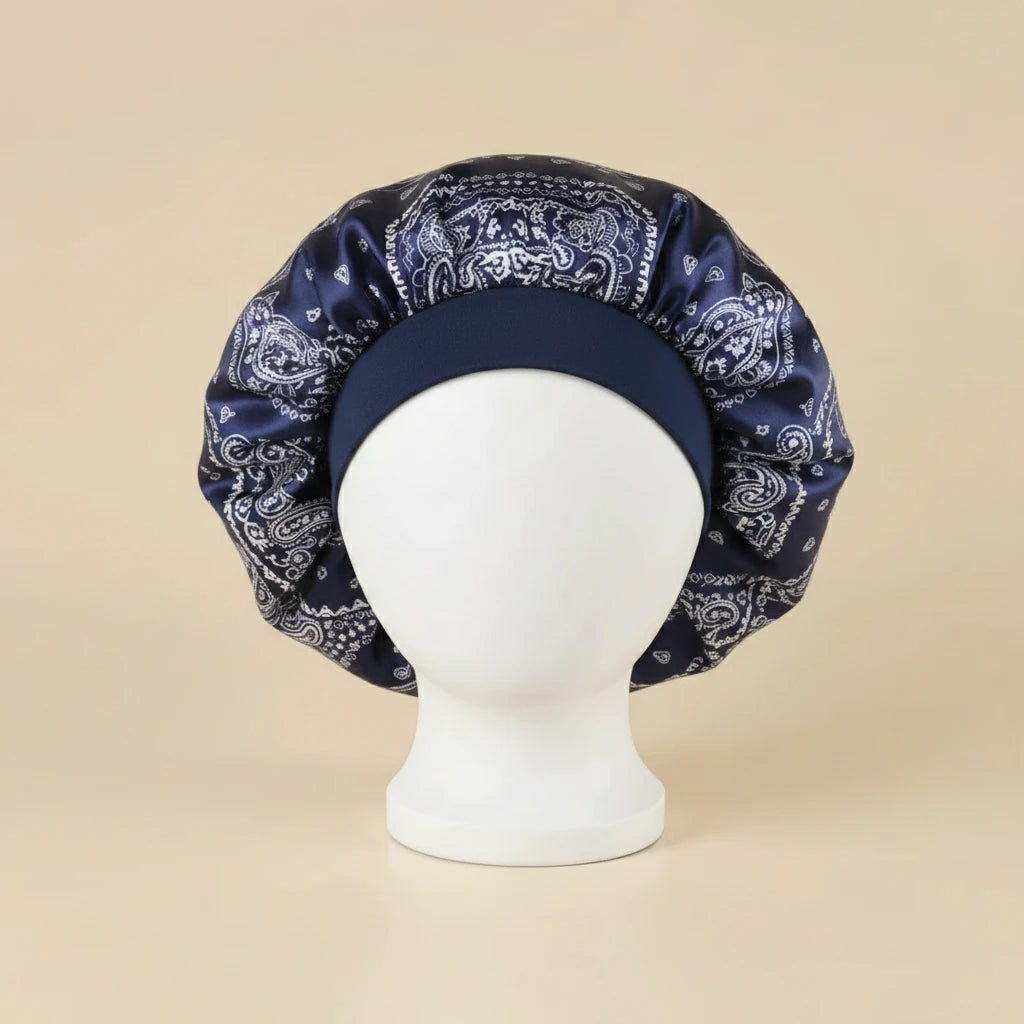 Bonnet de nuit en satin motif paisley coloris Paisley bleu marine — packshot premium