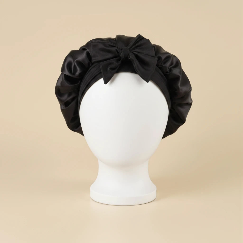 Bonnet en satin enfant réglable, coloris noir