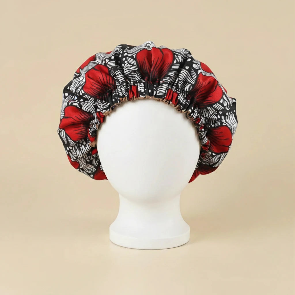 Bonnet en satin wax africain, coloris wax rouge et noir