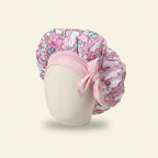 Bonnet en satin bébé motif licorne coloris Rose clair — packshot premium